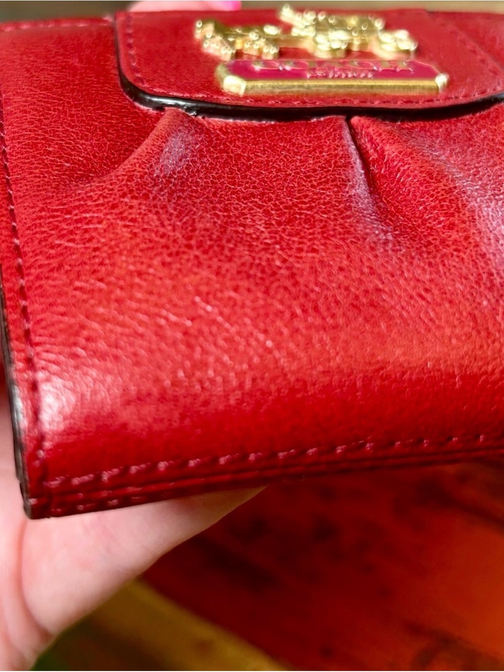 Coach Madison Cherry Red Pleated Bifold Wallet Leather Horse Carriage Retired - Picture 15 of 15